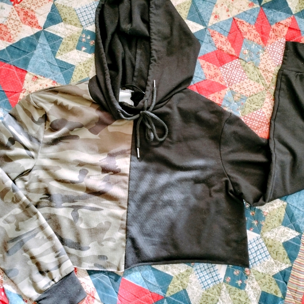 Shein xs cropped hoodie